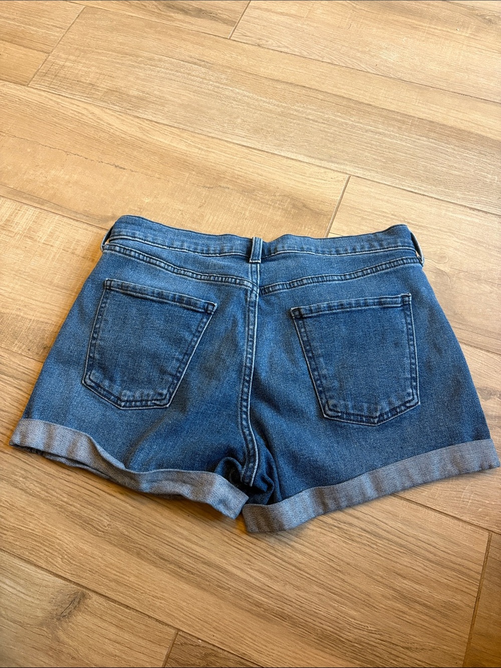 Old Navy Dark Blue Rolled-Hem Denim Shorts - Picture 2 of 3